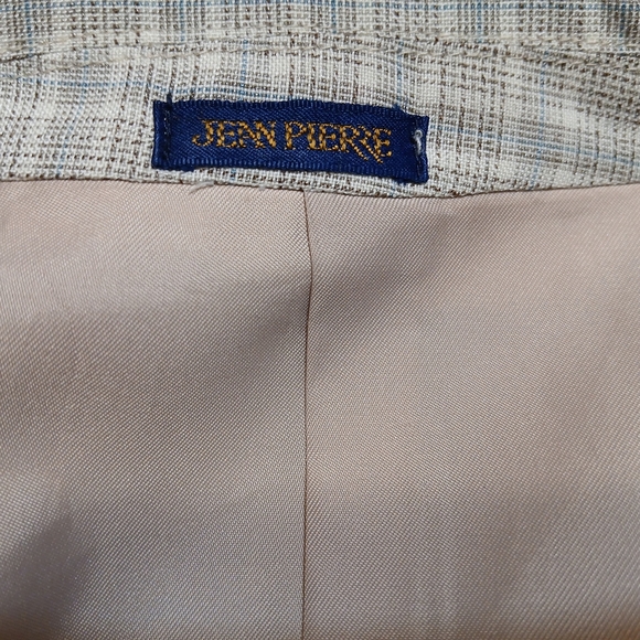 Jean Pierre Cream Sport Coat with Notched Lapels - Picture 3 of 13